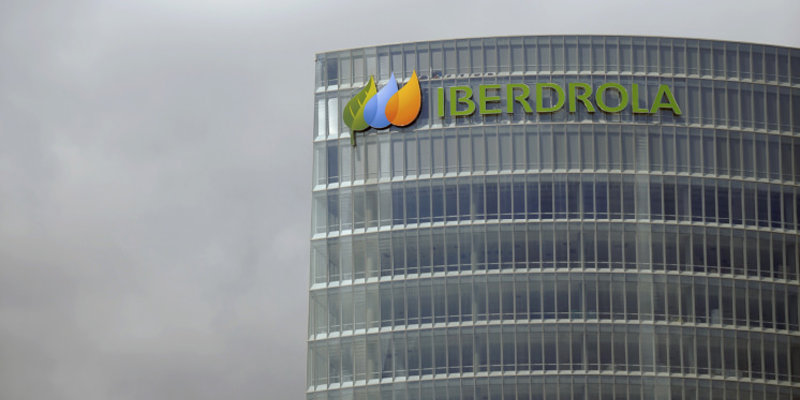Sede de iberdrola en Bilbao. Además de los derechos de uso de la red de fibra óptica de Iberdrola, Lyntia también se quedará con la cartera de contratos con clientes de fibra de la eléctrica.
