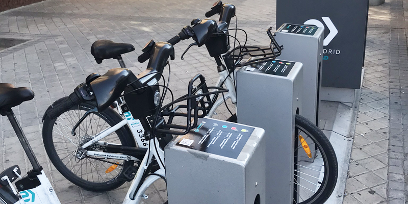 La energética suiza Axpo suministrará energía renovable a los puntos de carga de las bicicletas públicas de BiciMAD a partir del 1 de abril.