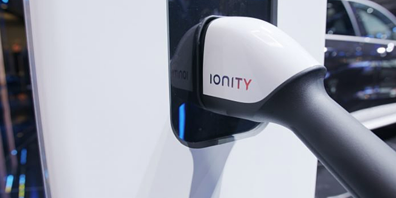 El proyecto Europ-e recibe algo más de 39 millones de euros de la Comisión Europea y cuenta entre sus socios a Ionity, que desplegará sus cargadores de alta potencia.