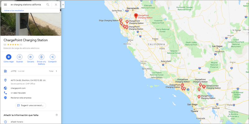 Ejemplo de búsqueda de puntos de recarga eléctrica en el estado de California, a través de la aplicación de Google Maps.