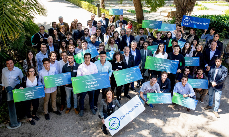 Foto de grupo de los creadores de los proyectos seleccionados en la edición 2019 del programa EIT Climate-KIC Spain.