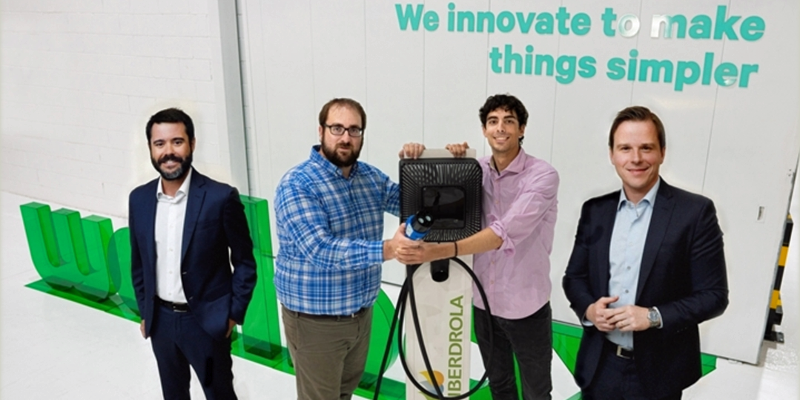 Creadores de Wallbox, la startup de recarga eléctrica en la que ha invertido Iberdrola.