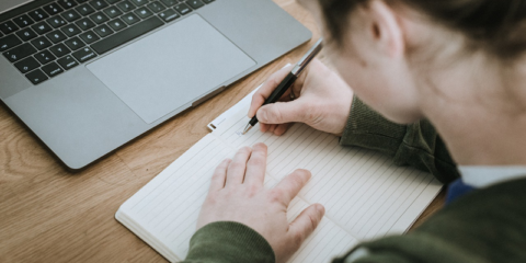 La banda ancha ultrarrápida llega a 3.200 centros educativos de Andalucía a través de «Escuelas Conectadas»