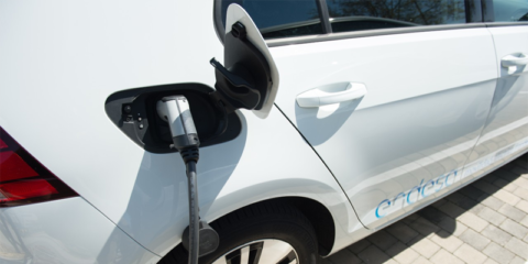 Endesa X instalará más de 100 puntos de carga para coche eléctrico en estaciones de servicio Ballenoil