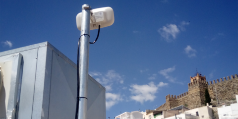 Una red inalámbrica permite a un pueblo de 2.000 habitantes gestionar wifi gratuito, megafonía y videovigilancia