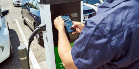 La localidad de Rivas Vaciamadrid estrena cinco nuevos puntos de recarga para vehículos eléctricos