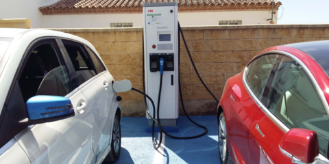 La sierra onubense de Aracena cuenta con dos puntos gratuitos de recarga eléctrica rápida