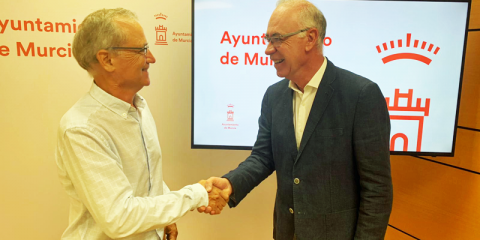 Murcia permitirá el acceso gratuito de coches cero emisiones a los aparcamientos públicos durante una hora