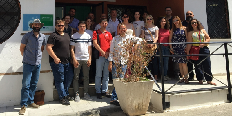 Foto de familia de los 10 representantes de los socios del proyecto europeo "Esmartcity" del que forma parte la Diputación de Granada, que visitaron las localidades de Huétor Tájar y Agrón.