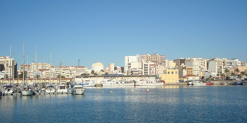 En la imagen, el puerto de Vinaroz (Castellón). Foto: Juan Emilio Prades Bel, Wikimedia Commons.