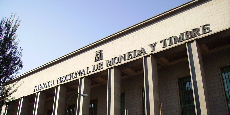 Fachada de la Fábrica Nacional de Moneda y Timbre - Real Casa de la Moneda. Foto: Ricardo Rodríguez, Wikimedia Commons