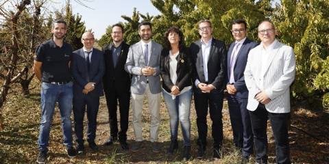 Una finca de nectarinas se conecta con 5G por primera vez en España