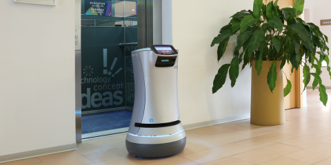 Robots que se conectan con ascensores para poder acceder a ellos de forma autónoma