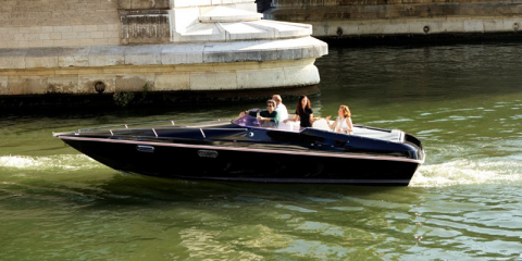 Presentan un modelo de barco eléctrico para navegar por el Sena, basado en el principio de la economía circular
