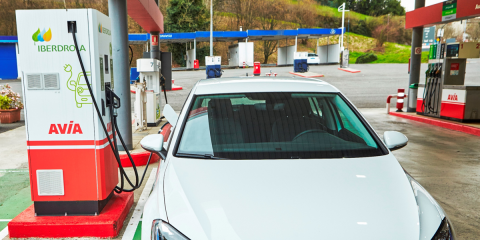 Más de 500 cargadores rápidos para vehículos eléctricos se instalarán en estaciones de servicio de España y Portugal