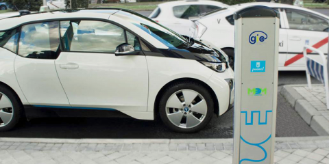 Grupo Etra ofrece recargas gratuitas a los vehículos eléctricos de personal sanitario, repartidores y taxistas