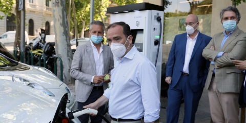 Madrid instala nuevos puntos de recarga rápida para vehículos eléctricos