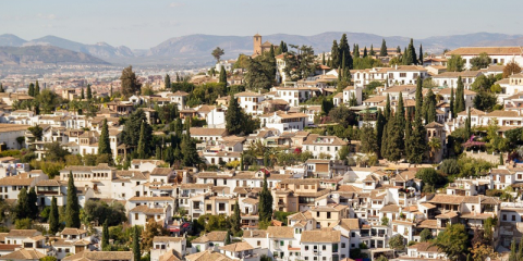 Comienza la instalación de más de 300 sensores para controlar la calidad del aire en Granada