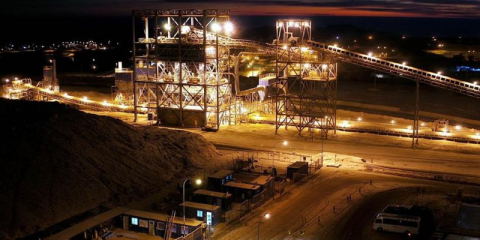 La Minera Cerro Colorado, en Chile, renueva sus luminarias incorporando la solución de telegestión de UVAX