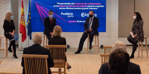 Convenio para poner en marcha 60 oficinas Acelera Pyme que fomenten la digitalización de las empresas