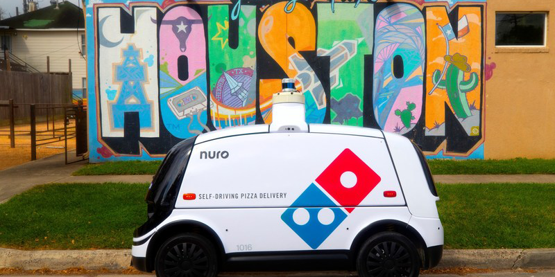 Entrega de pizza a domicilio con un vehículo autónomo en Houston