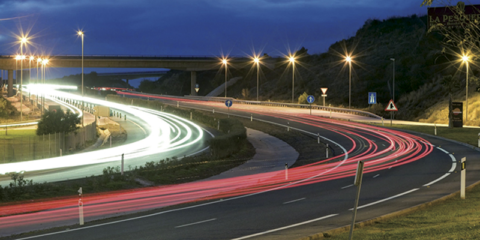 La plataforma DGT 3.0 permitirá compartir información del tráfico en tiempo real para una movilidad más inteligente y segura