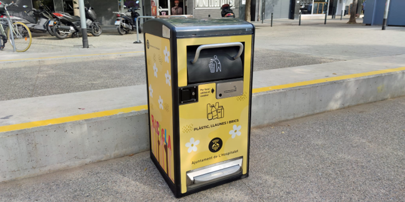 Future Street instala 20 papeleras compactadoras inteligentes en L'Hospitalet para probar su uso en la ciudad