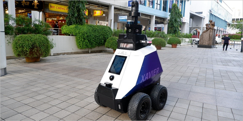 Singapur prueba robots patrulla para mejorar la salud y la seguridad públicas