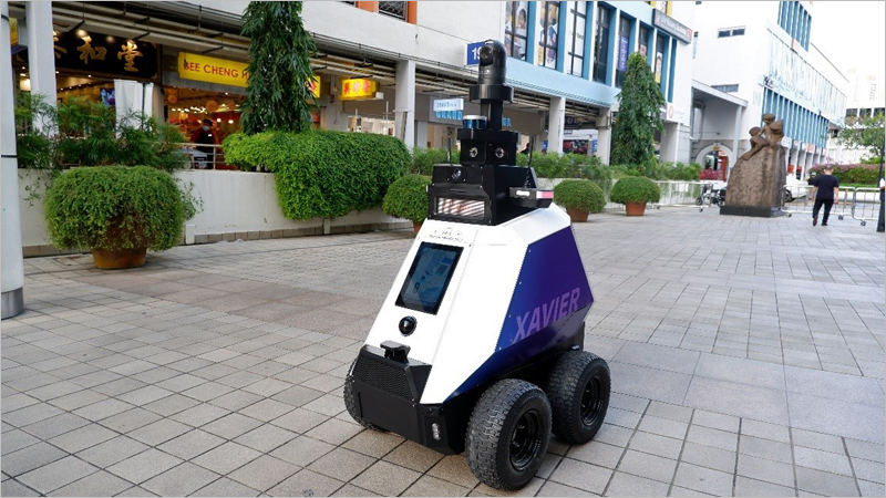 robot patrulla Xavier en Singapur
