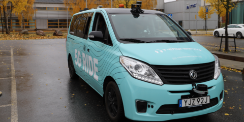 La ciudad de Estocolmo acoge las pruebas de un minibús eléctrico autónomo 5G