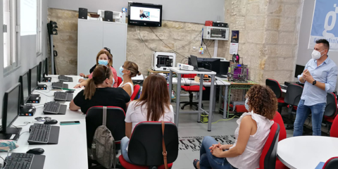 Andalucía lanza ayudas dirigidas a la red de Puntos Vuela Guadalinfo de competencias digitales