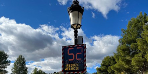 Pavapark instala en Chiva tres radares pedagógicos que recogen y analizan datos sobre velocidad