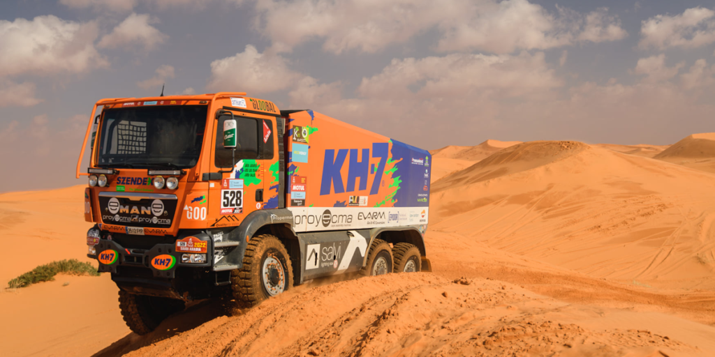 Salvi Lighting apoya a las leyendas del Dakar y su camión ecosostenible