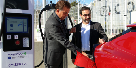 En marcha una estación de recarga ultrarrápida de VE en un área de servicio de La Junquera