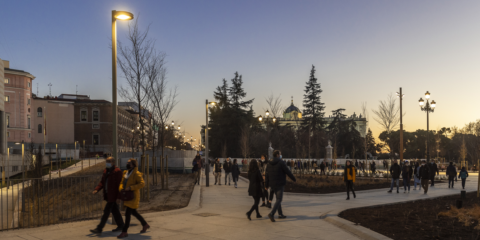 Schréder ilumina parte de la Plaza España de Madrid con su solución Urban-Deco YOA y bloques ópticos