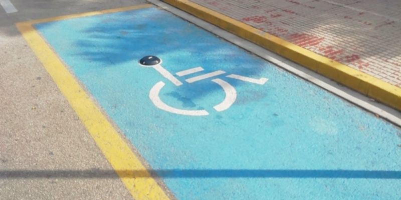 Pavapark instala sensores en plazas de parking para personas con movilidad reducida en Gandía