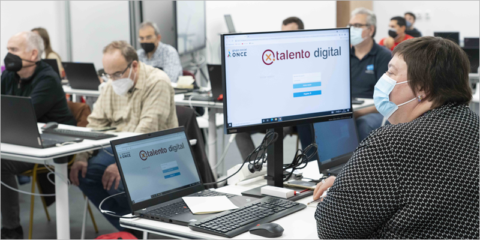 Fundación ONCE formó en habilidades digitales a más de 5.000 personas con discapacidad en 2021