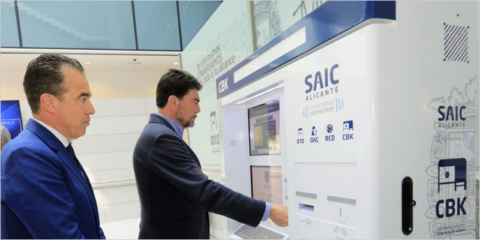 Alicante estrena un ciberkiosco que permite obtener certificados, realizar pagos y adquirir entradas