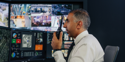 La solución Genetec Clearance facilita la gestión de evidencias digitales en operaciones policiales