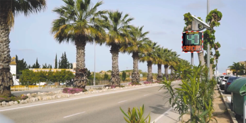 Pavapark instala en Cullera radares pedagógicos y pasos de peatones inteligentes