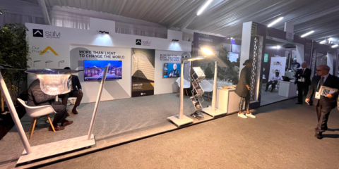 Salvi presentó su luminaria solar autónoma y su sistema de telegestión en la CHOGM 2022