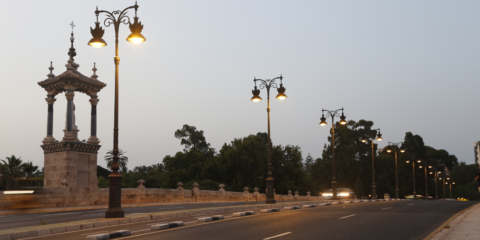 Schréder lleva a cabo la regeneración del alumbrado público conectado de Valencia