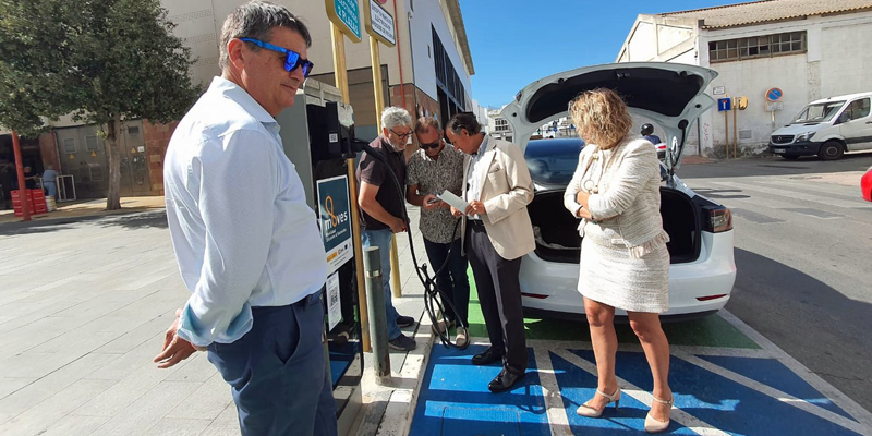En marcha tres nuevos puntos de recarga de vehículos eléctricos en Chiclana de la Frontera