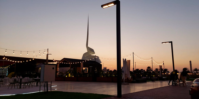 La ciudad de Sharjah en Emiratos Árabes instala luminarias sostenibles Flit M de Salvi Lighting