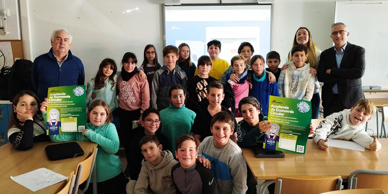 El proyecto escolar de economía circular de Cemex se impartió en un colegio de Begues