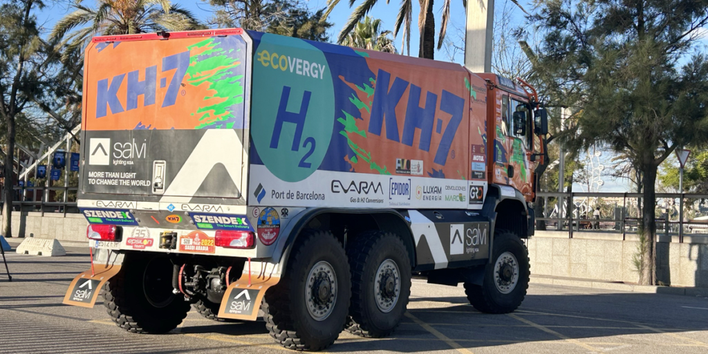 Un camión impulsado por un combustible más sostenible participa en el Dakar 2023 con el apoyo de Salvi