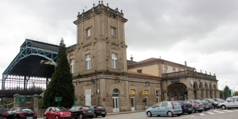 Licitación para instalar 1.079 puntos de recarga de vehículos eléctricos en 80 estaciones de Adif y Adif AV