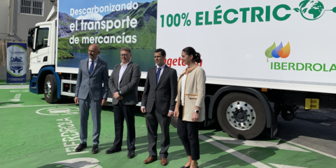 Una pedanía de Murcia estrena dos puntos de recarga rápida de uso público para camiones eléctricos