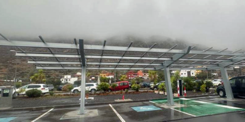 Comienza la instalación de puntos de recarga autosuficientes para vehículos eléctricos en La Gomera