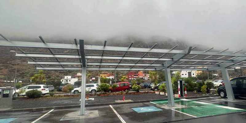 Comienza la instalación de 12 puntos de recarga autosuficientes para vehículos eléctricos en La Gomera